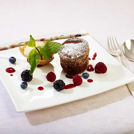 מלון Bellevue Parkhotel & - Relais & Chateaux 4*